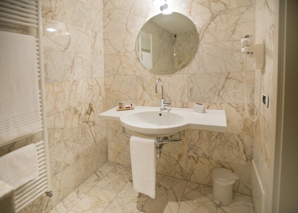 Dimora Del Barone Hotel Romagnano Sesia Exterior photo